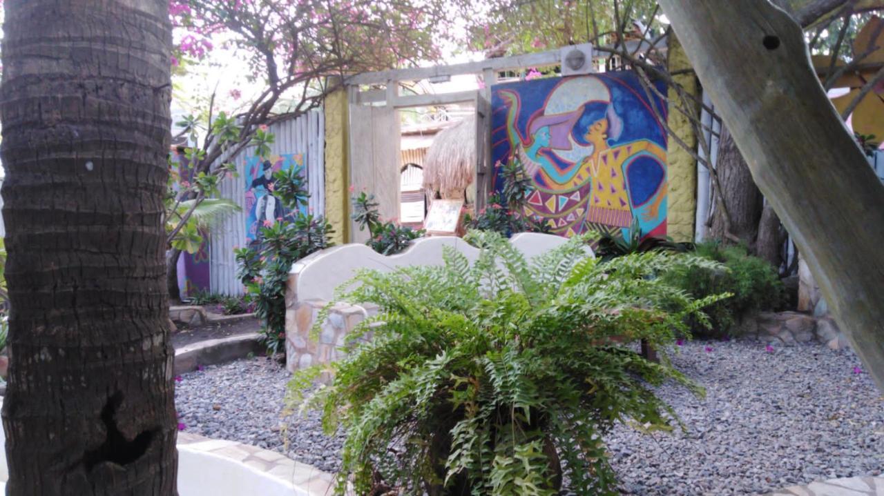 Kokrobite Gardens Restaurant And Guest House Exteriör bild