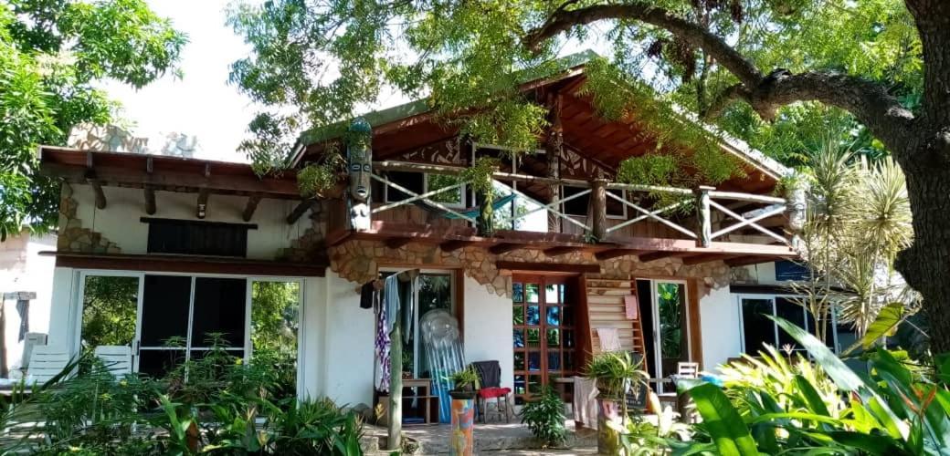 Kokrobite Gardens Restaurant And Guest House Exteriör bild