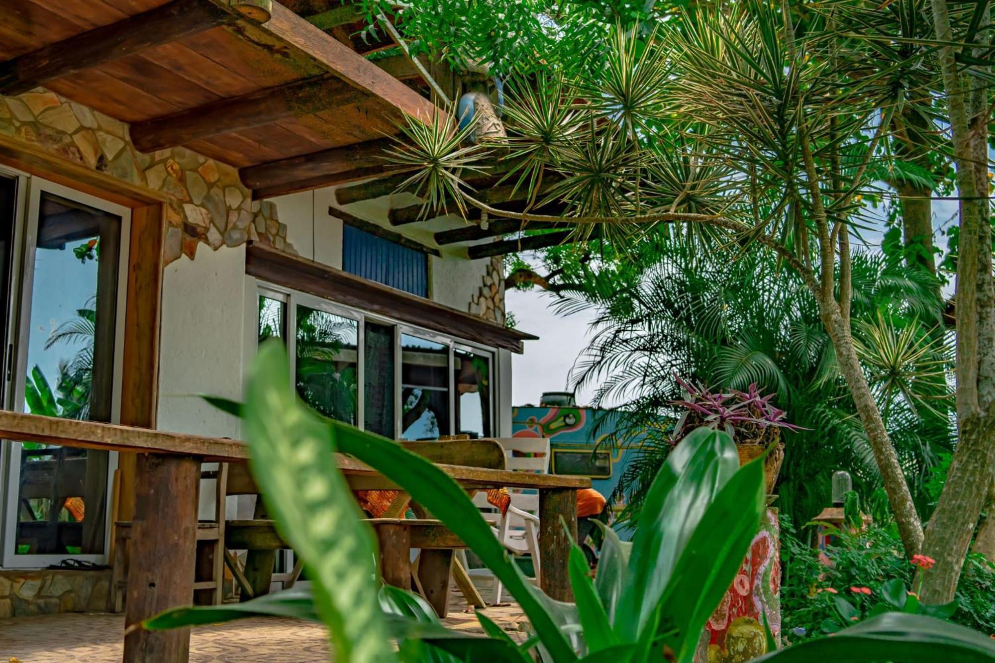 Kokrobite Gardens Restaurant And Guest House Exteriör bild
